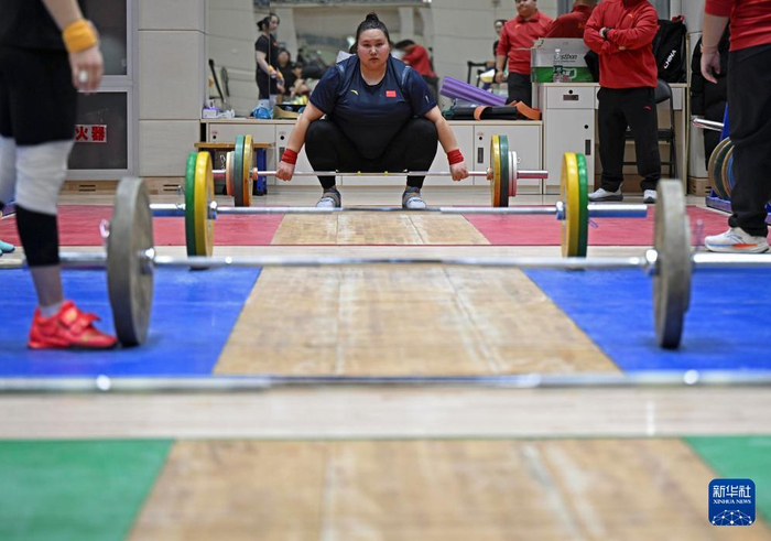 b体育-中国队举行媒体开放日活动|北京国家体育总局|国家队|中国国家举重队|北京|国家体育总局_新浪体育_新浪新闻