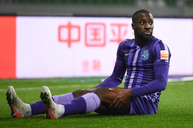 b体育-卡达尔离队伊洛基拉伤 连损大将的天津再遇难题